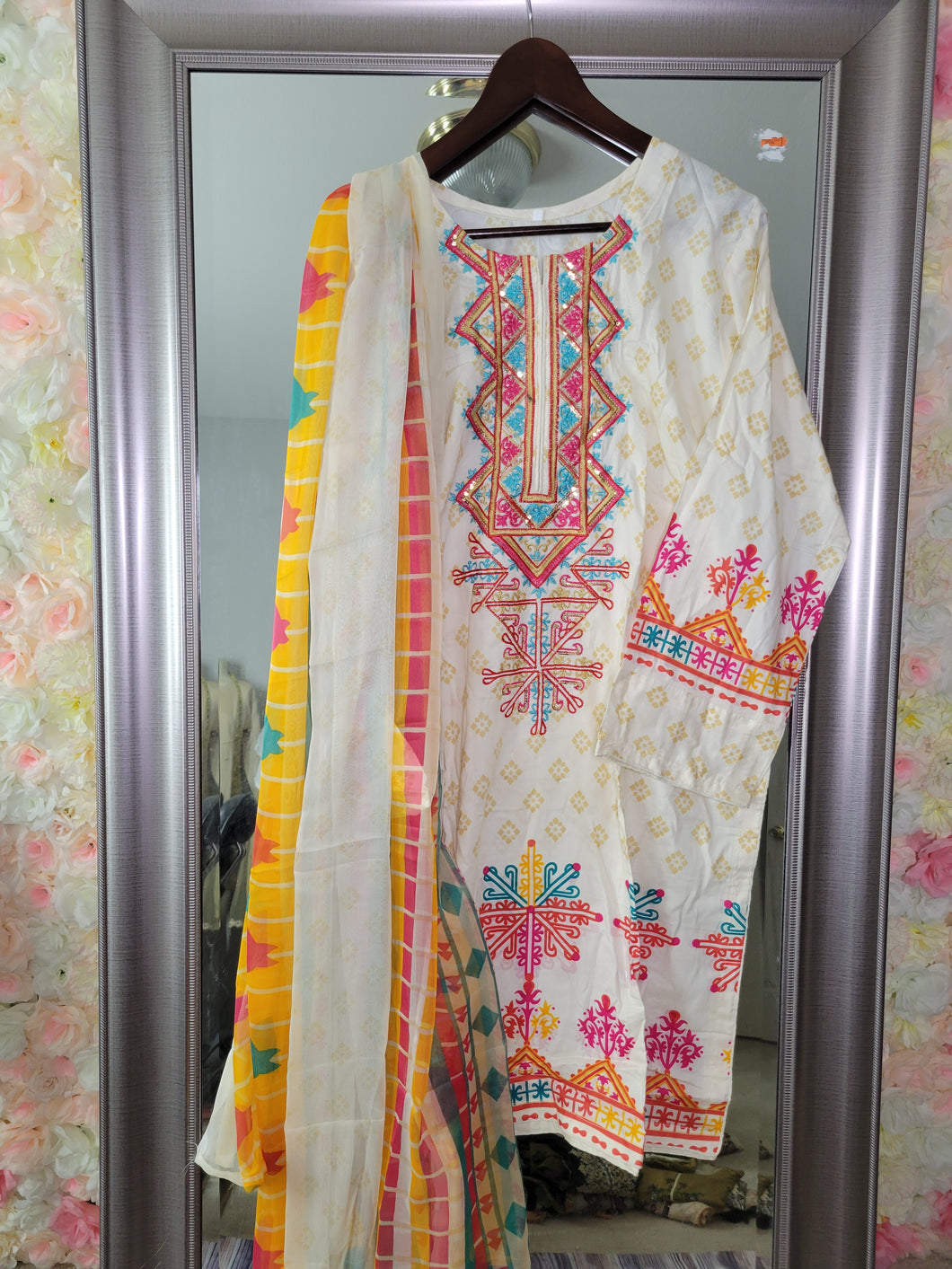 Embroidered 3 Piece Lawn Suit 13